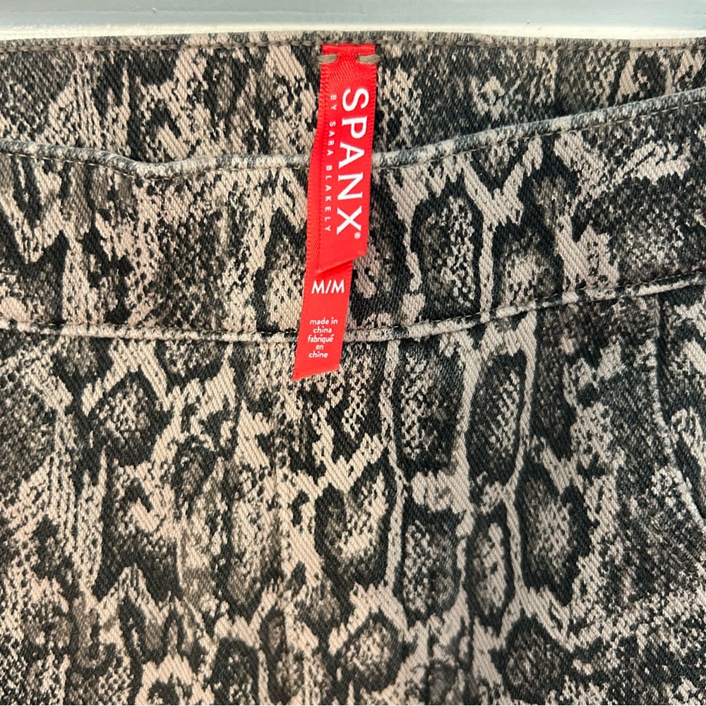 Spanx Snakeskin Skinny Jeggings, M - Picture 5 of 6